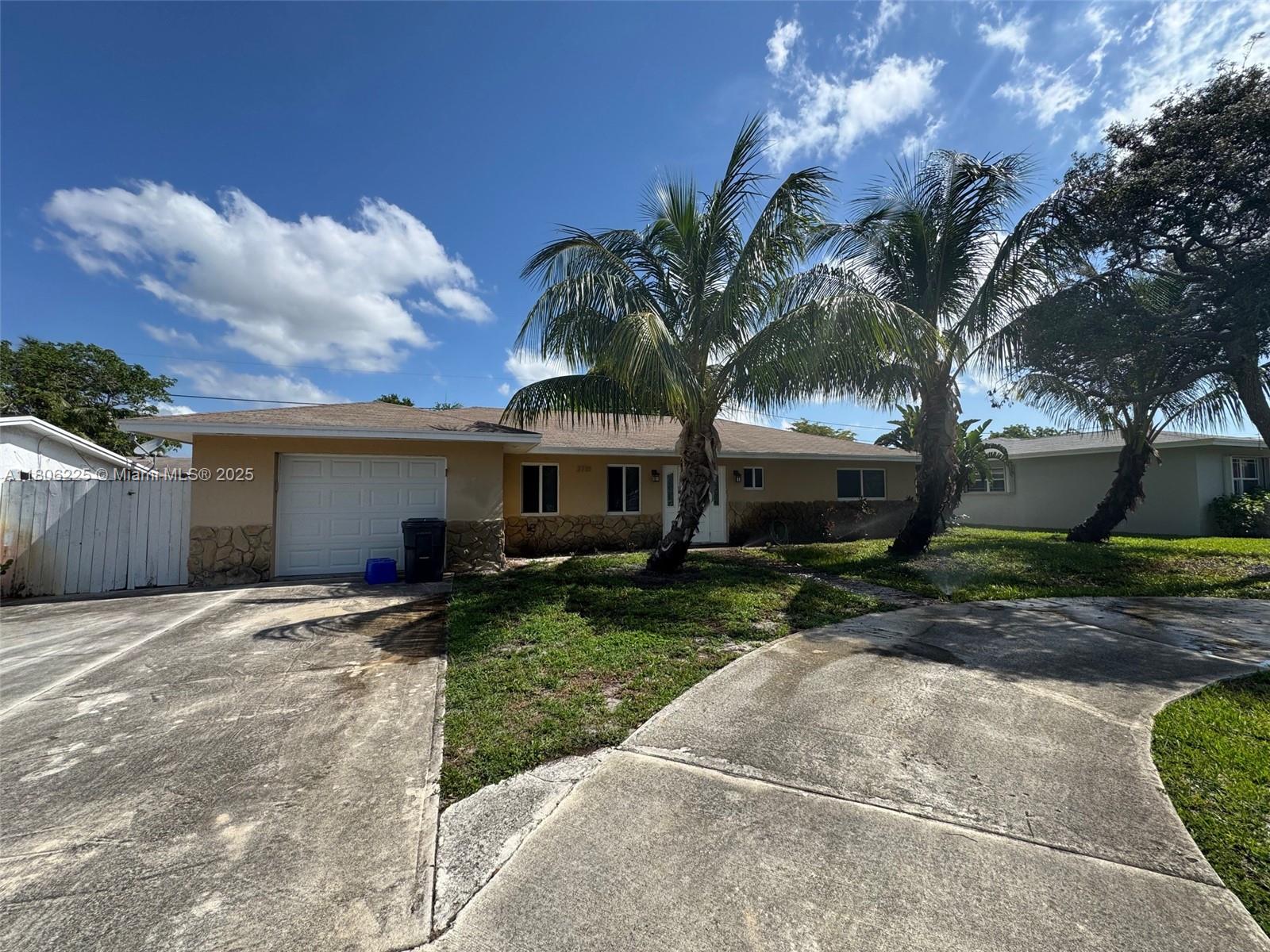 2731 Cambridge Rd,Lake Worth, FL 33462
