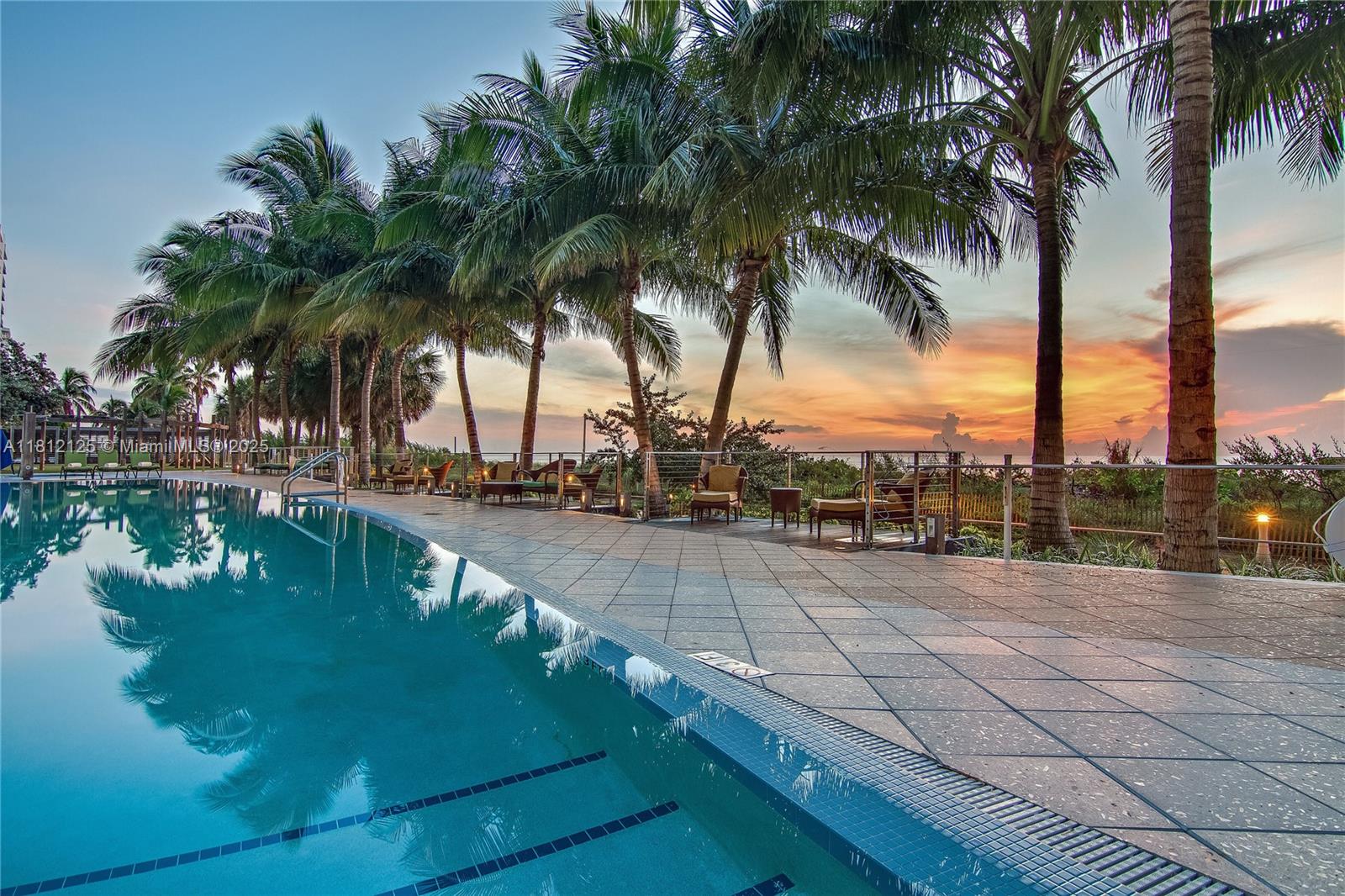 image Carillon Beach20