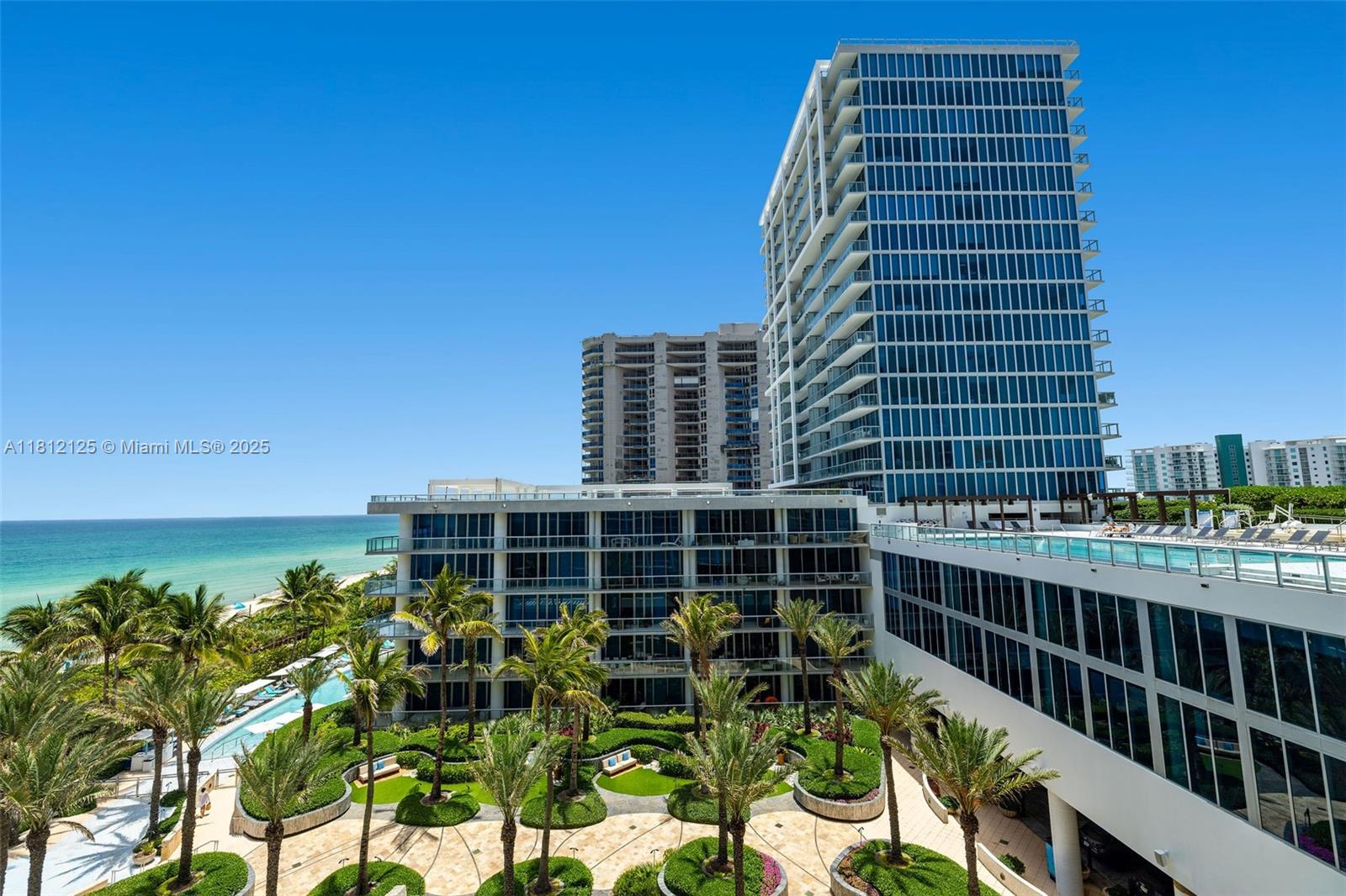 image Carillon Beach4