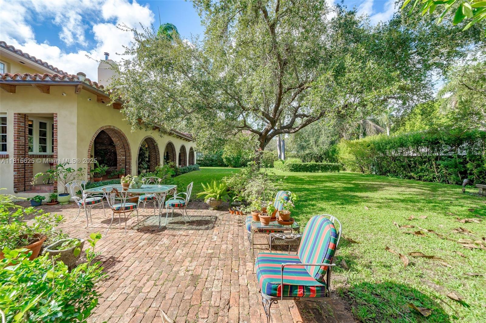 5905 N Bay Rd Miami Beach, FL 33140