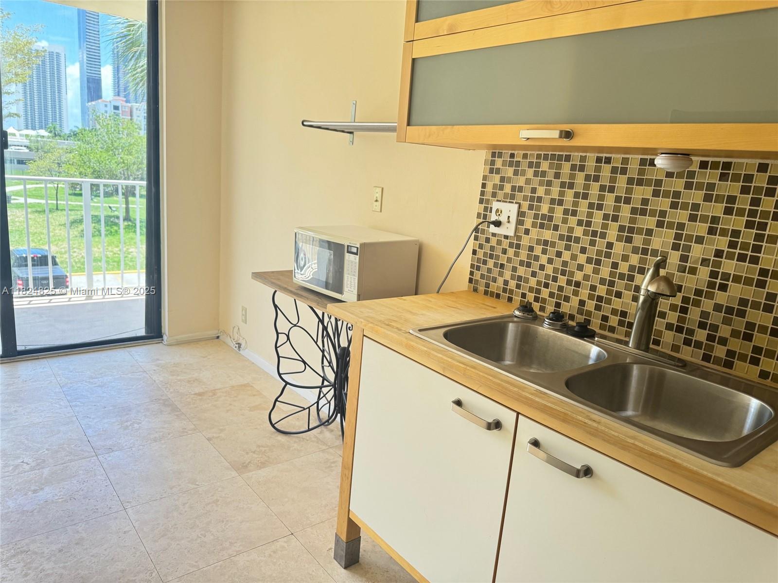 image Winston Towers11