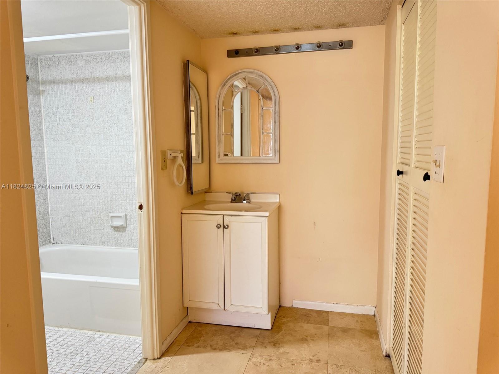 image Winston Towers16