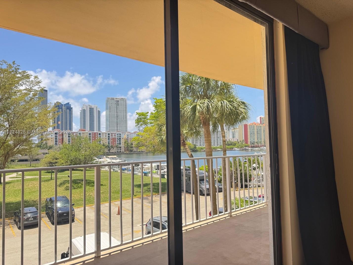 image Winston Towers22