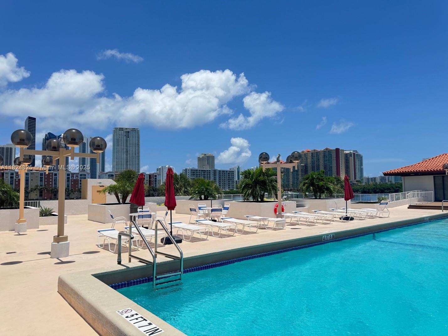 image Winston Towers28