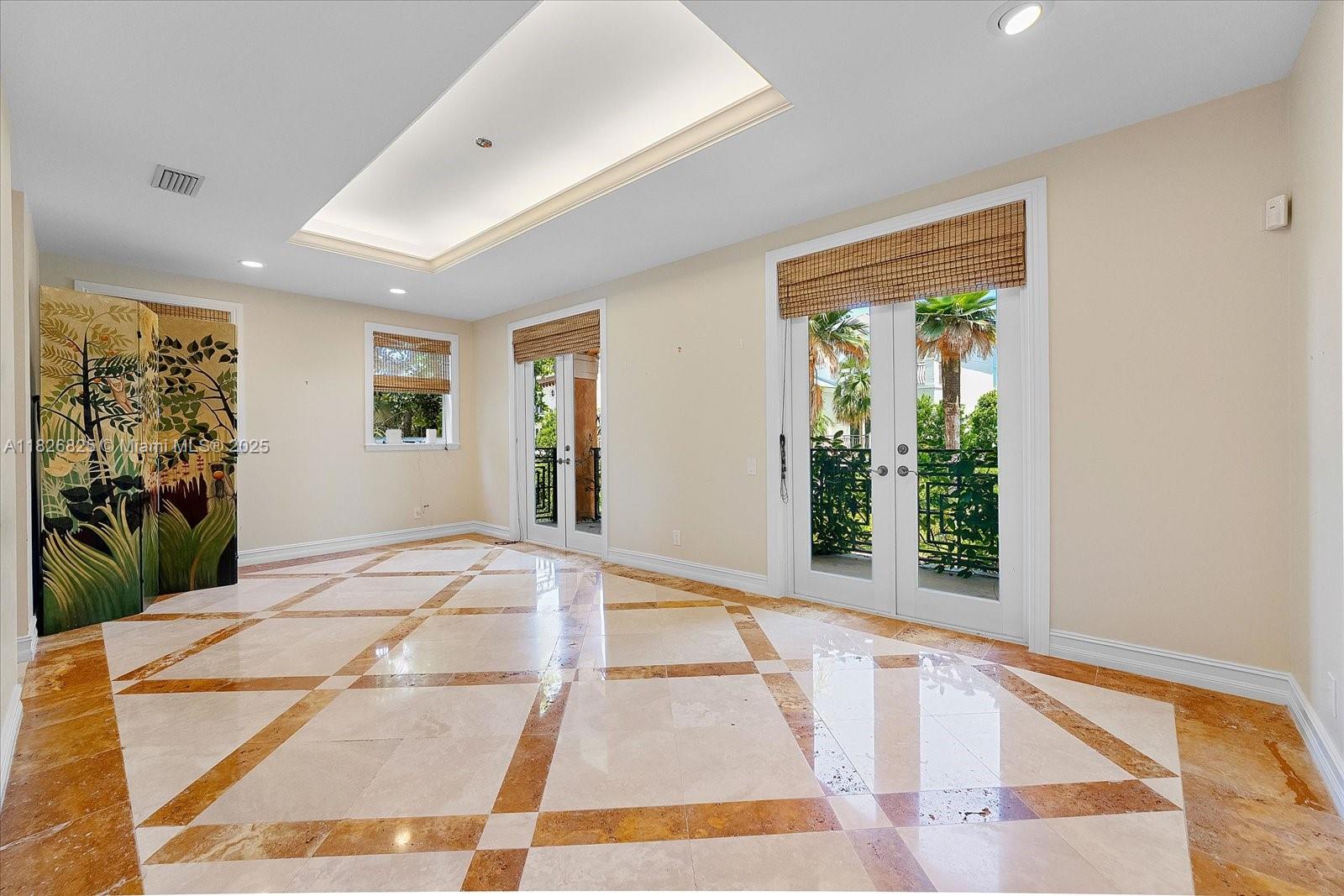 5843 Paradise Pt Dr Palmetto Bay, FL 33157