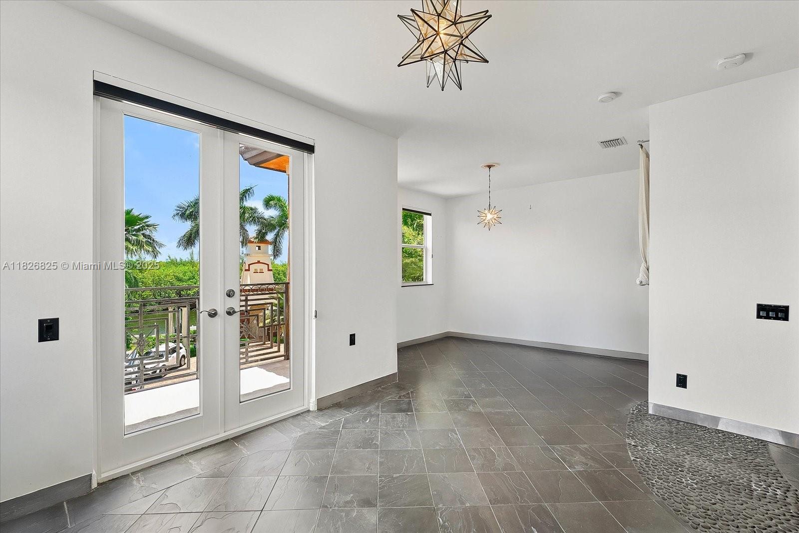 5843 Paradise Pt Dr Palmetto Bay, FL 33157