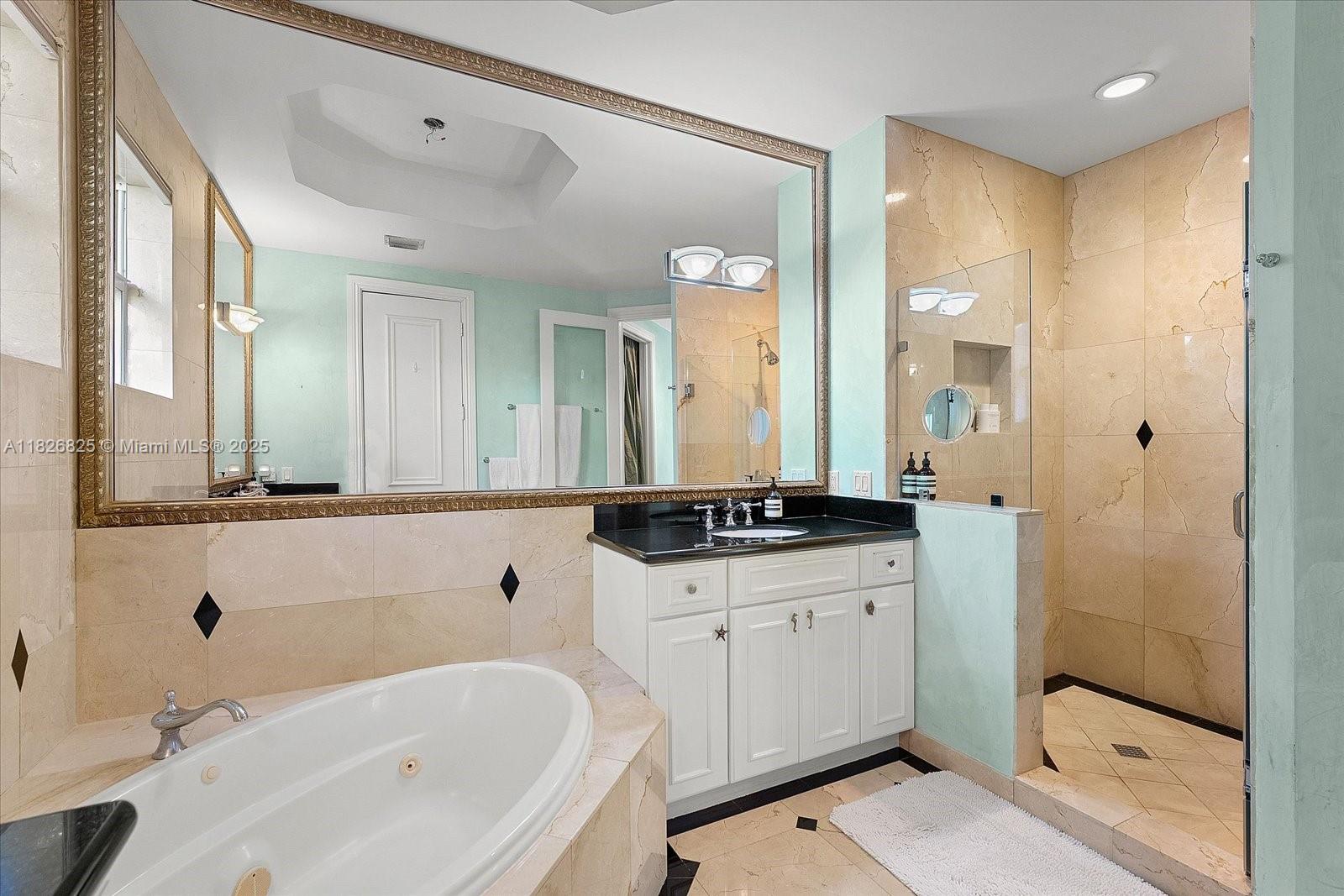 5843 Paradise Pt Dr Palmetto Bay, FL 33157