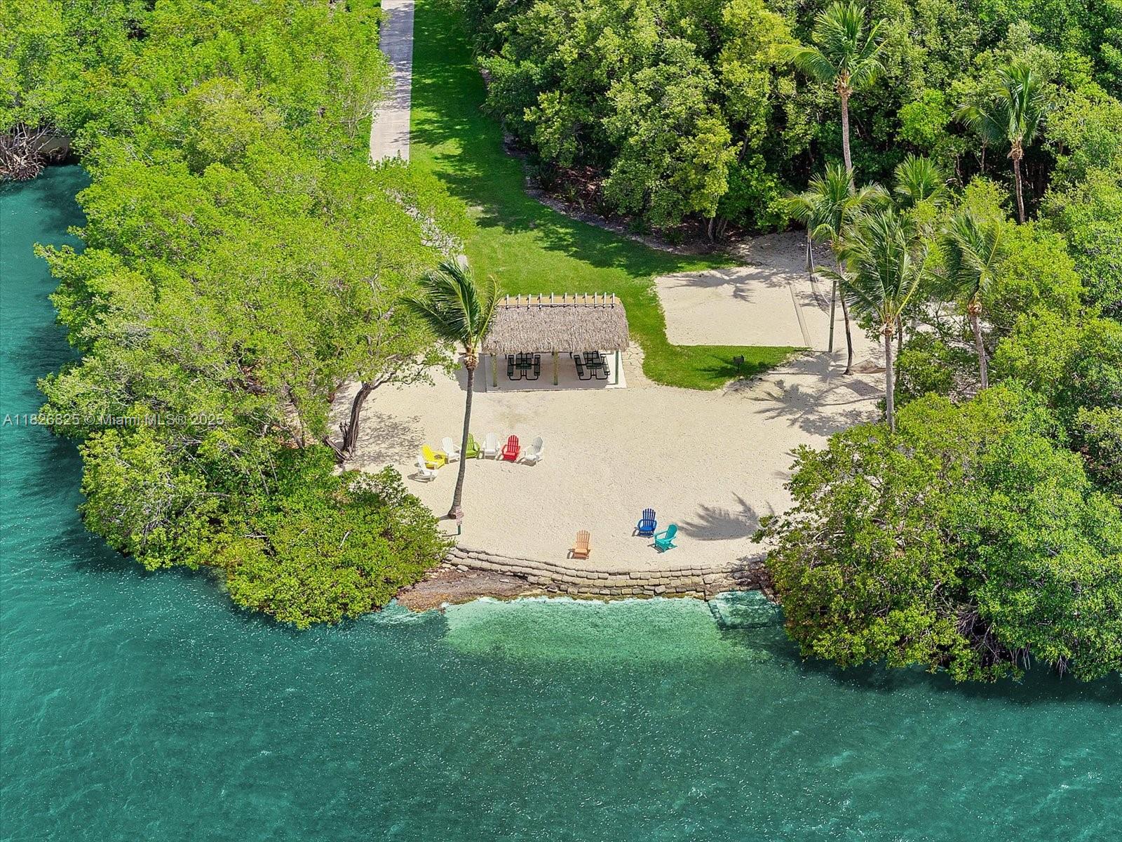 5843 Paradise Pt Dr Palmetto Bay, FL 33157