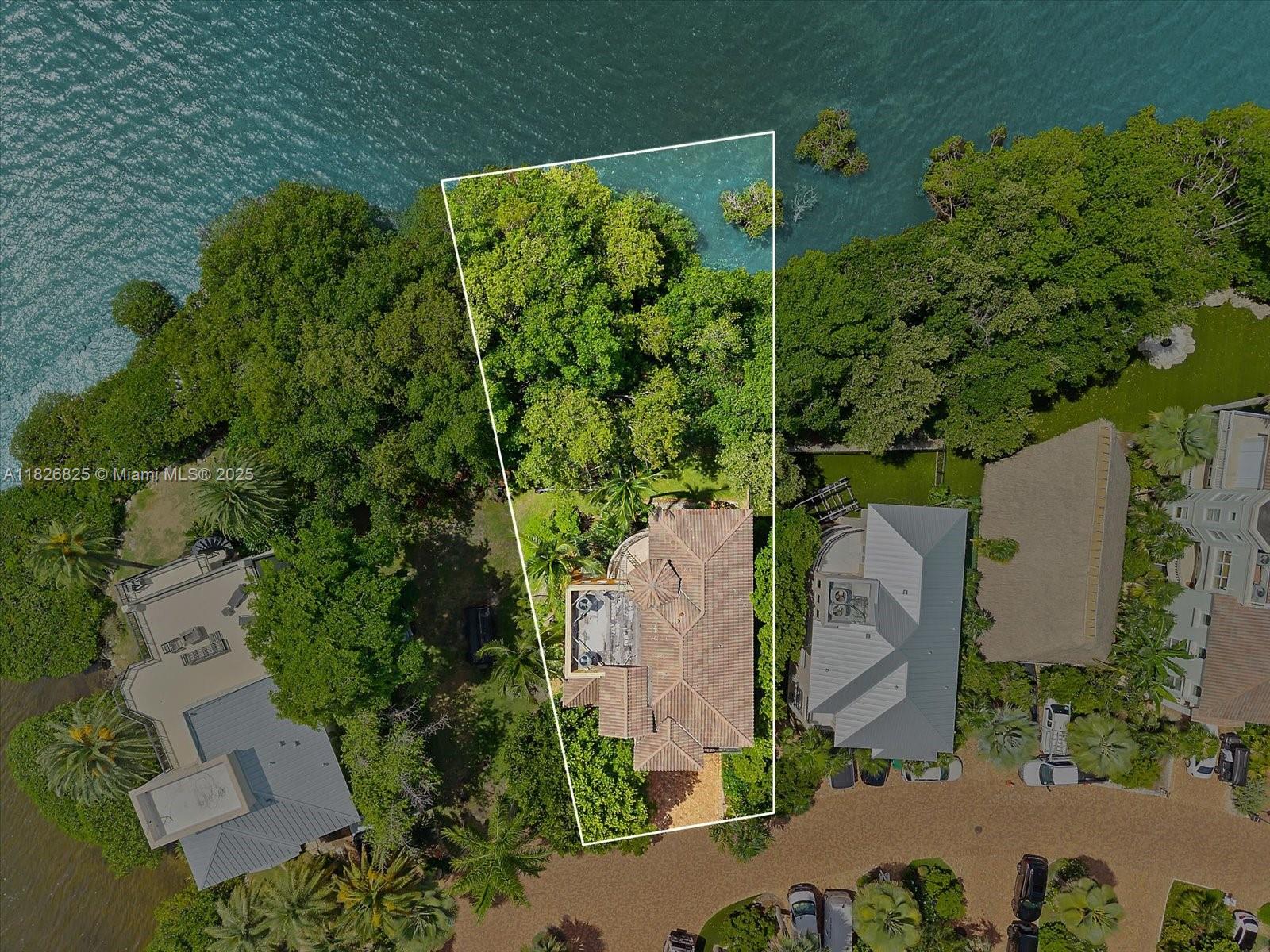 5843 Paradise Pt Dr Palmetto Bay, FL 33157