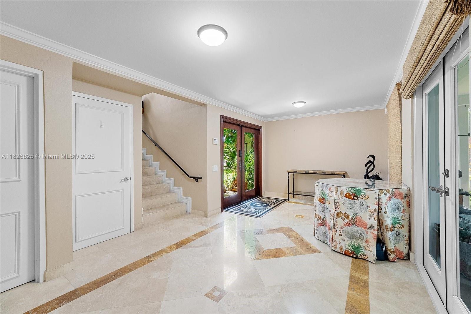 5843 Paradise Pt Dr Palmetto Bay, FL 33157