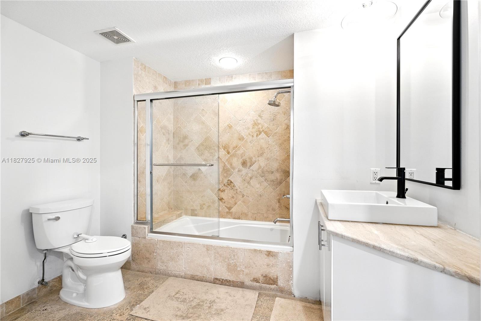 image The Grand Venetian Condo12