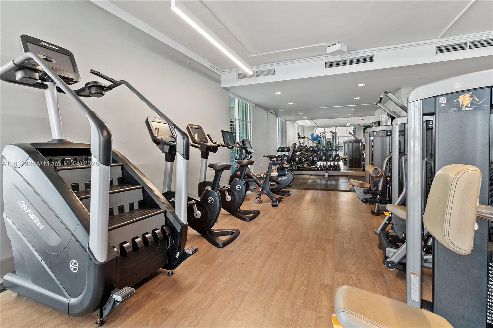 image The Grand Venetian Condo15