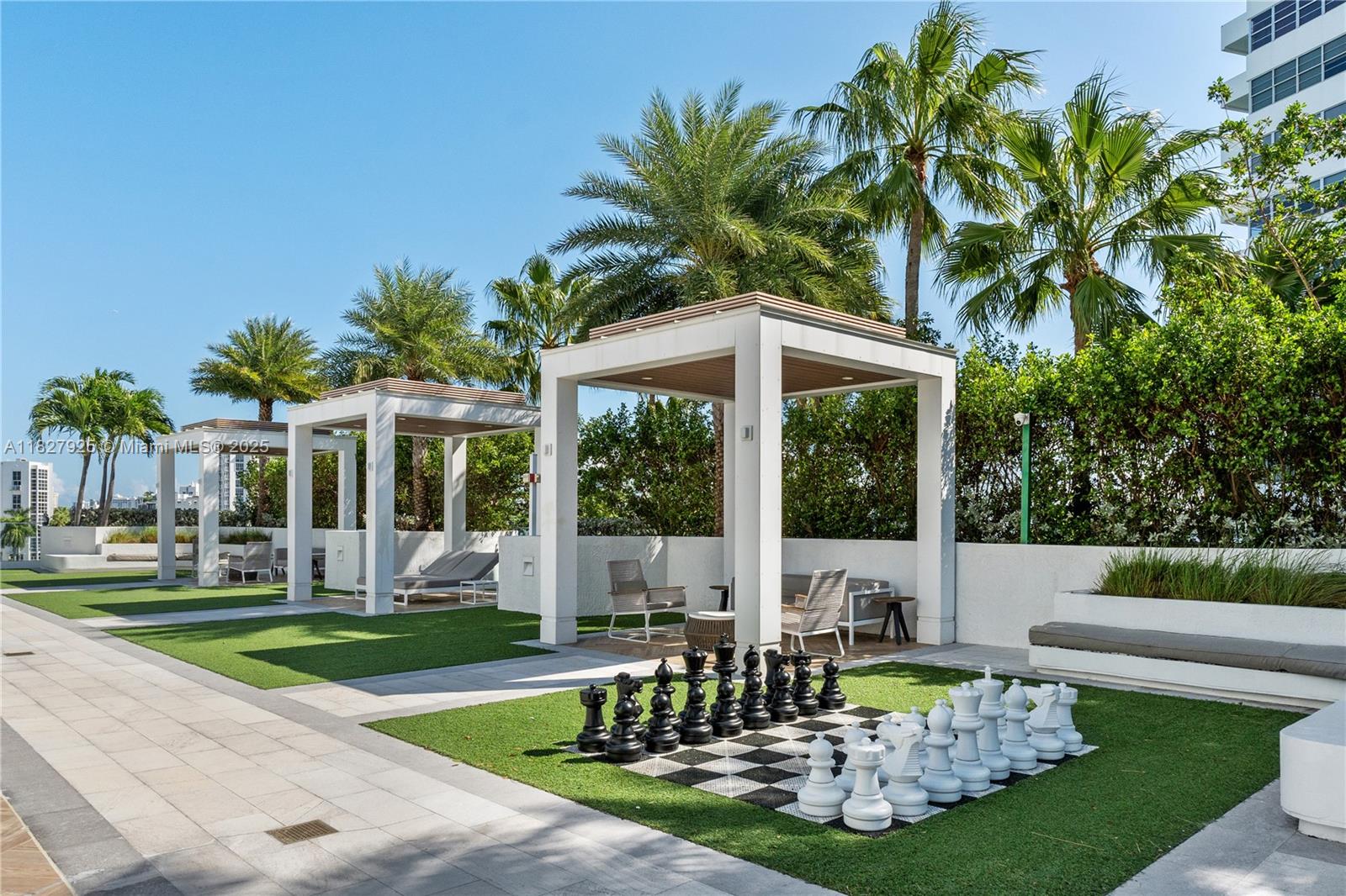 image The Grand Venetian Condo17
