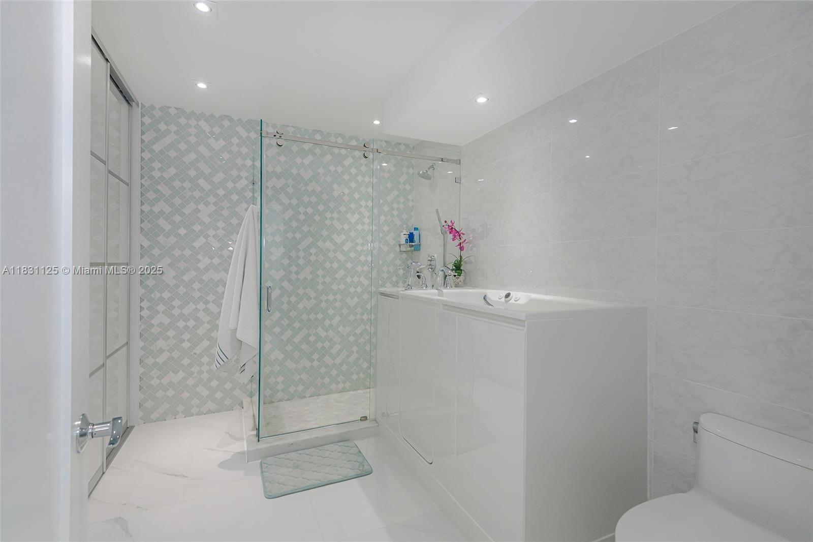 9511 Collins Ave #1502 Surfside, FL 33154