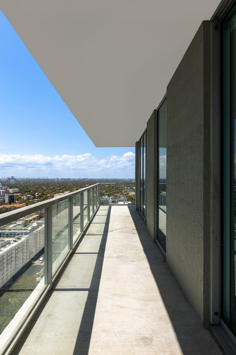 image THE AXIS ON BRICKELL II14