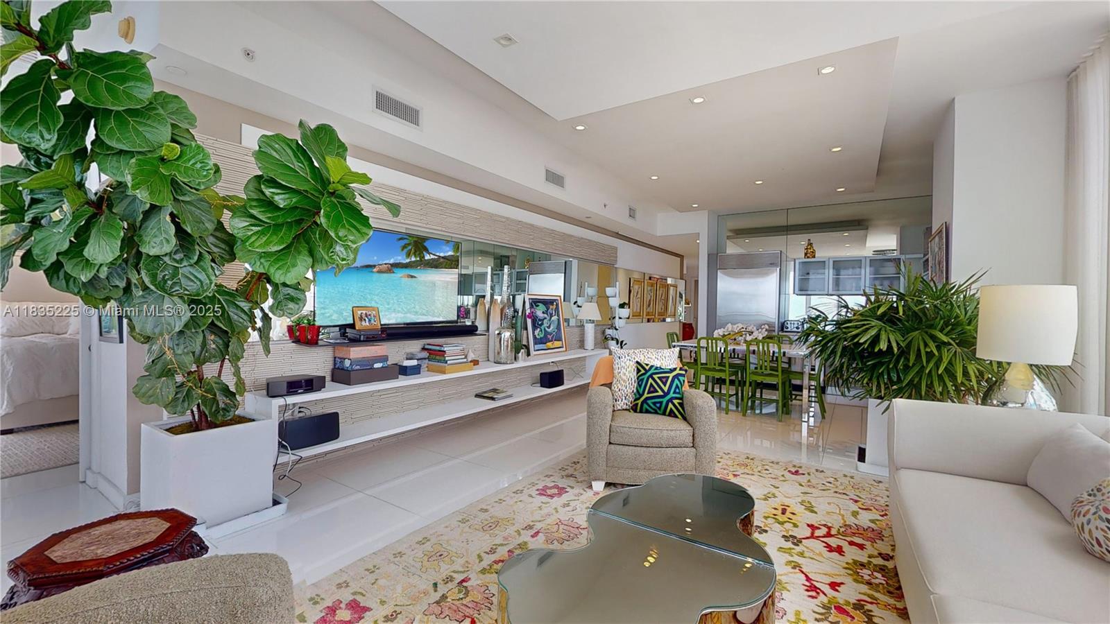 image Paramount Bay Condo9