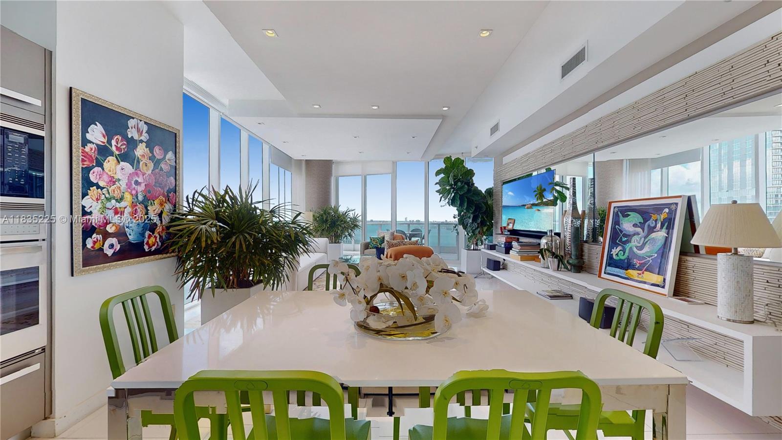 image Paramount Bay Condo7