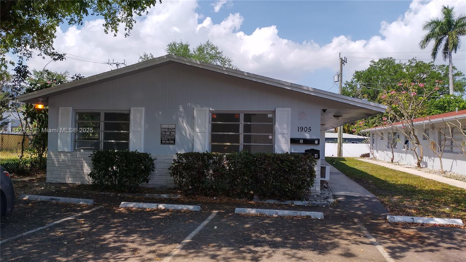 1905 Miami Rd