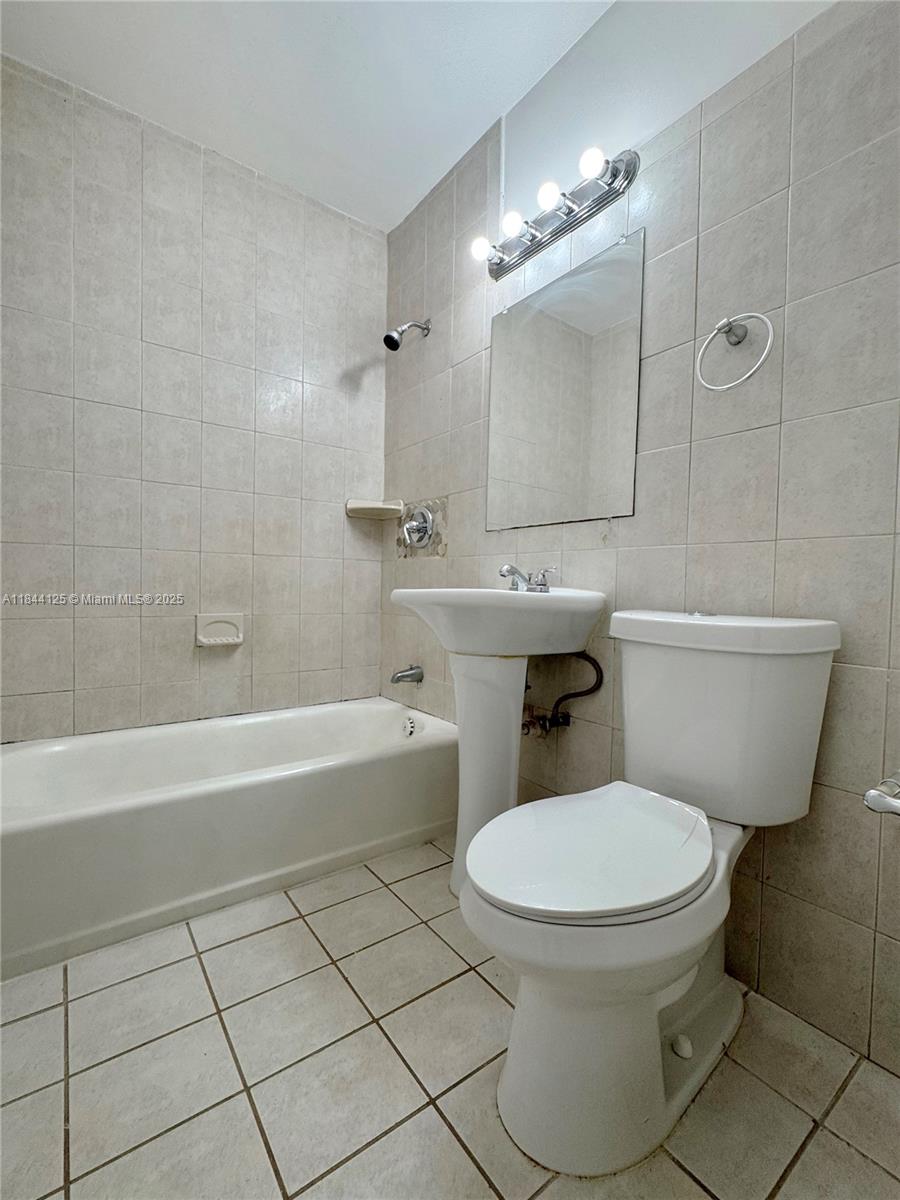 7536 Cutlass Ave North Bay Village, FL 33141