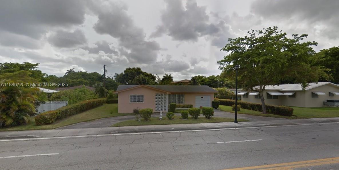 8650 N Miami Ave
