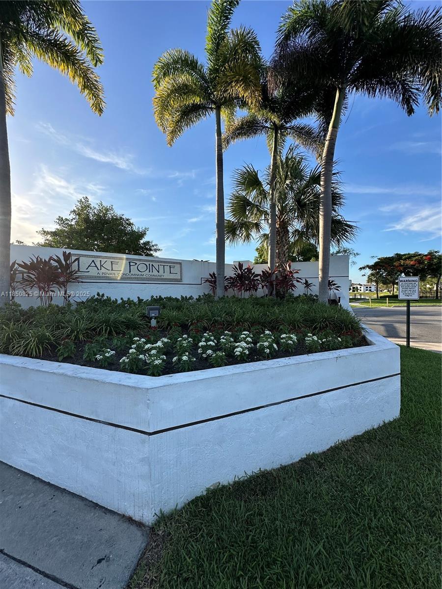 214 Lake Pointe Dr #202