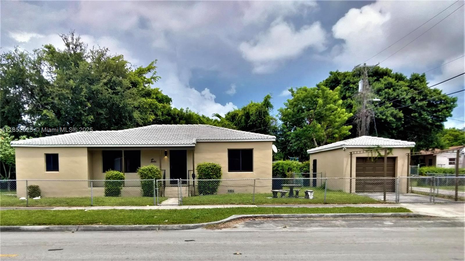 4821 Nw 10th Ave