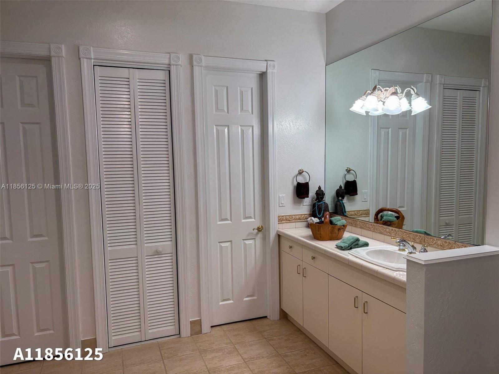 15255 SW 80th Ave Palmetto Bay, FL 33157