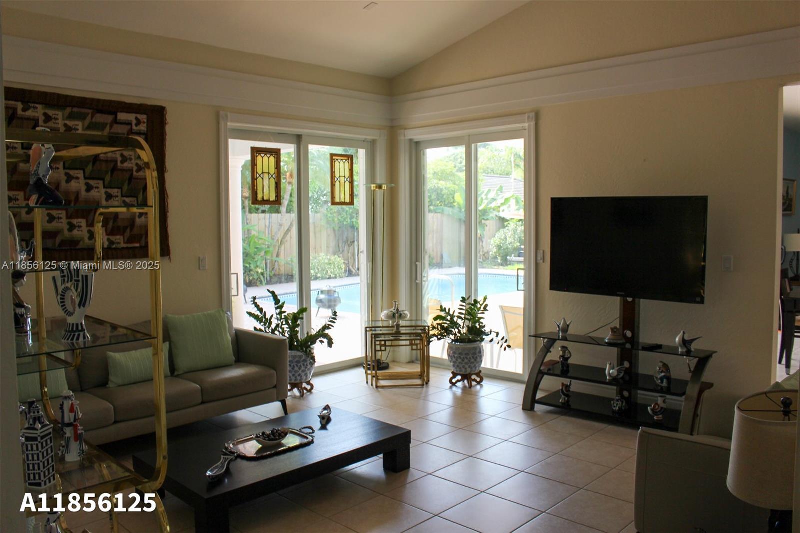 15255 SW 80th Ave Palmetto Bay, FL 33157