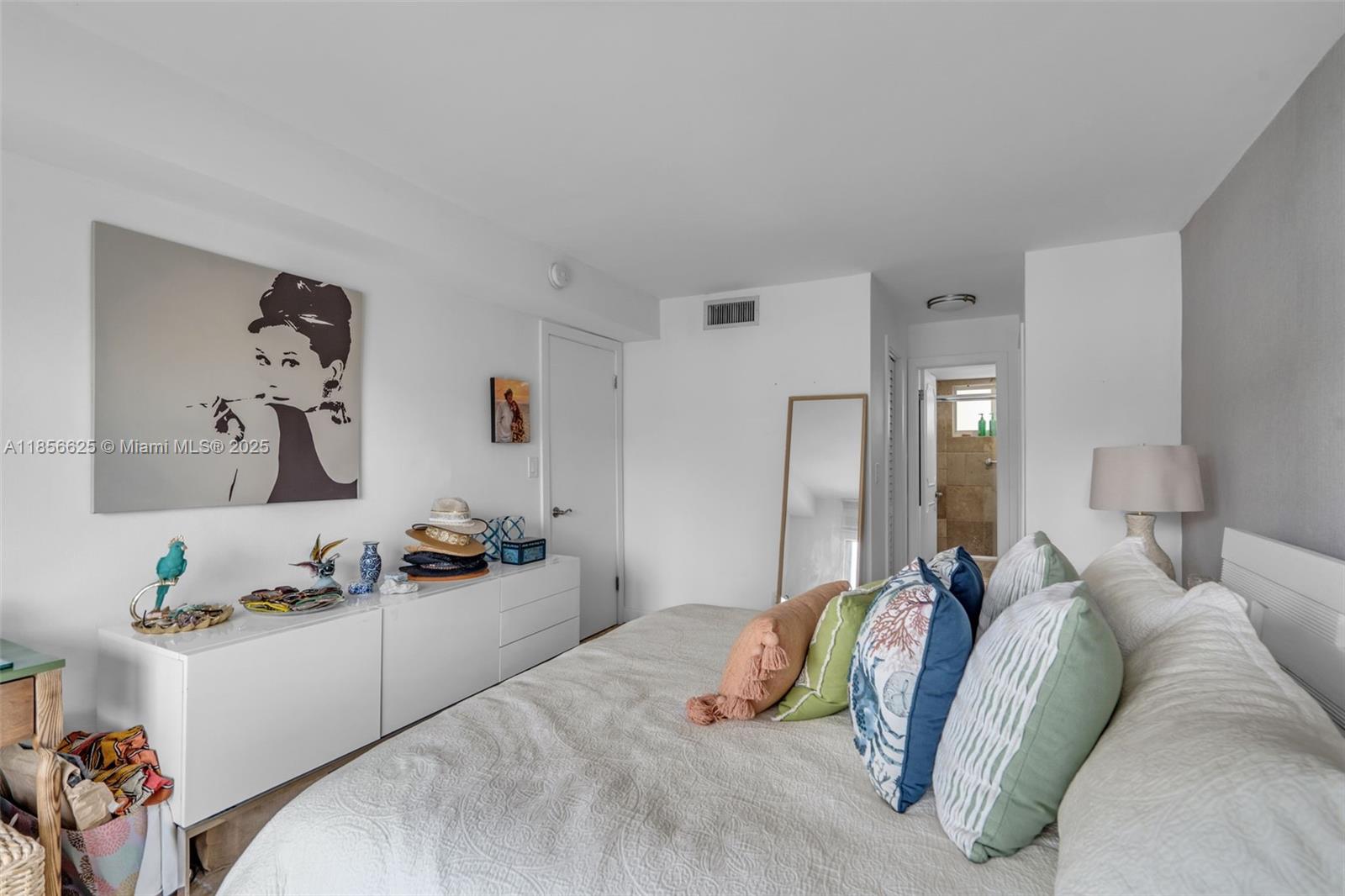 240 Galen Dr #314 Key Biscayne, FL 33149