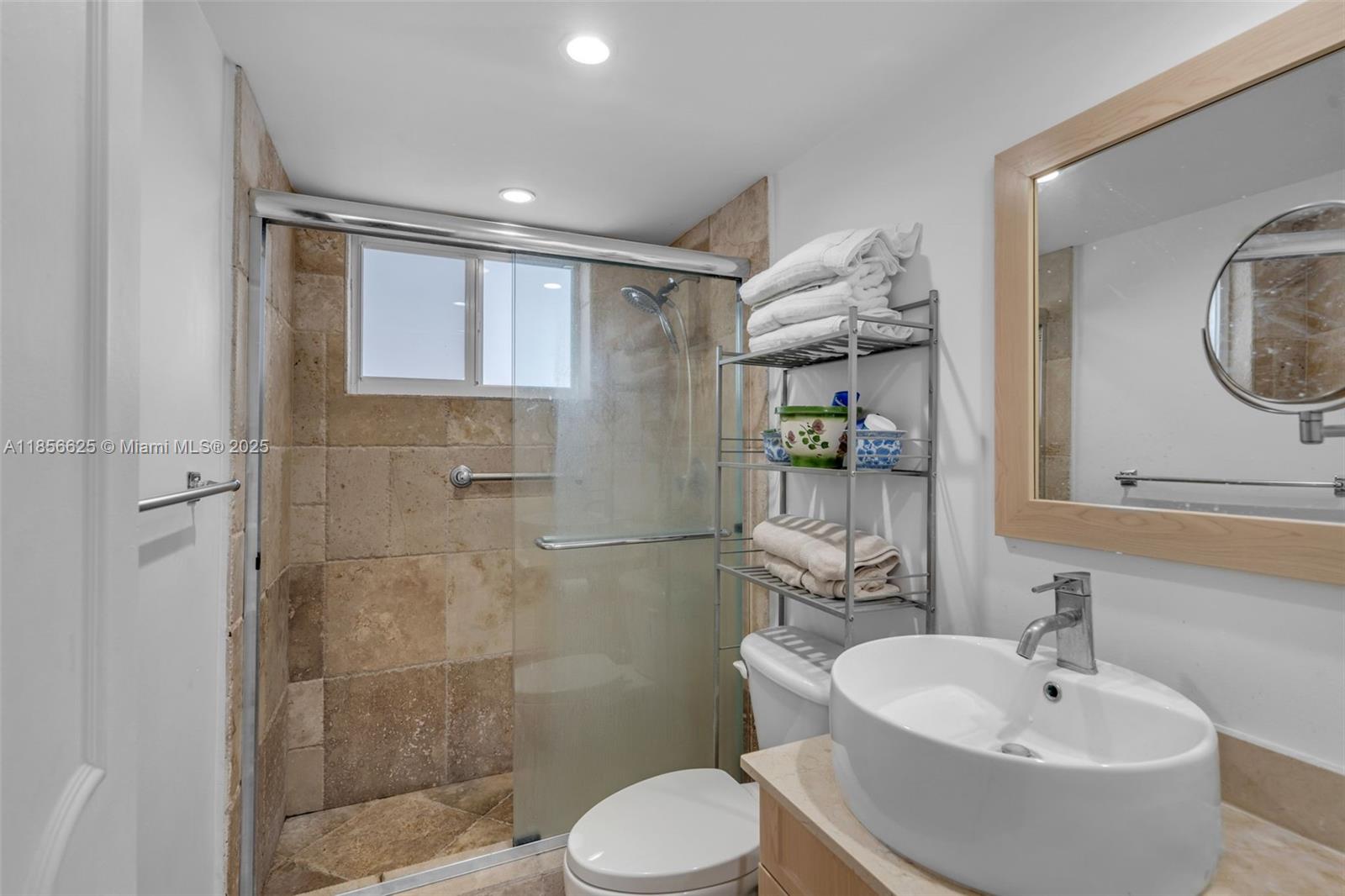 240 Galen Dr #314 Key Biscayne, FL 33149