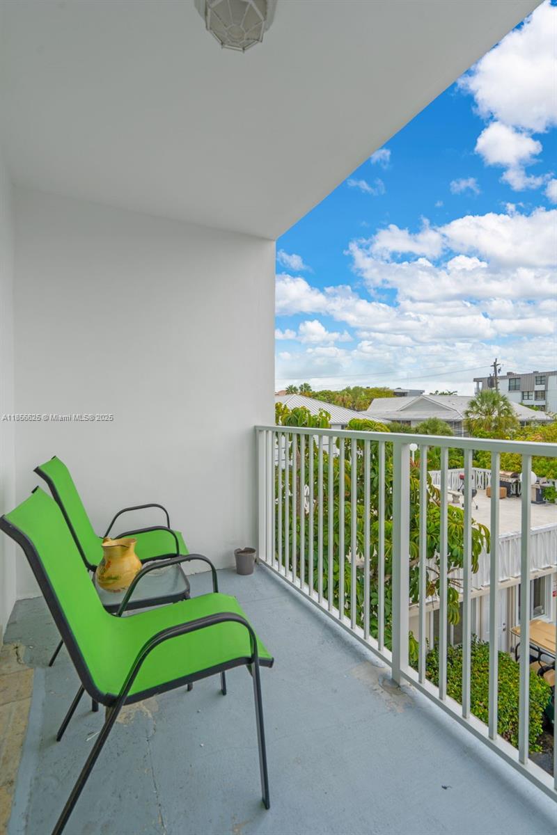 240 Galen Dr #314 Key Biscayne, FL 33149
