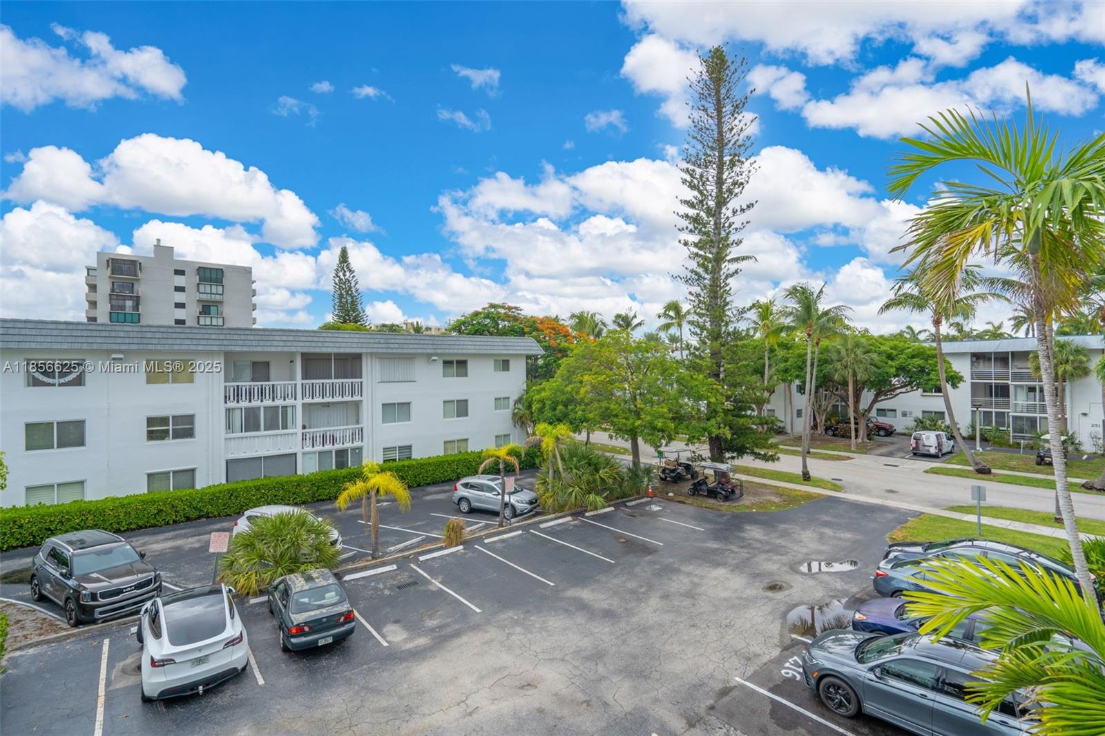 240 Galen Dr #314 Key Biscayne, FL 33149