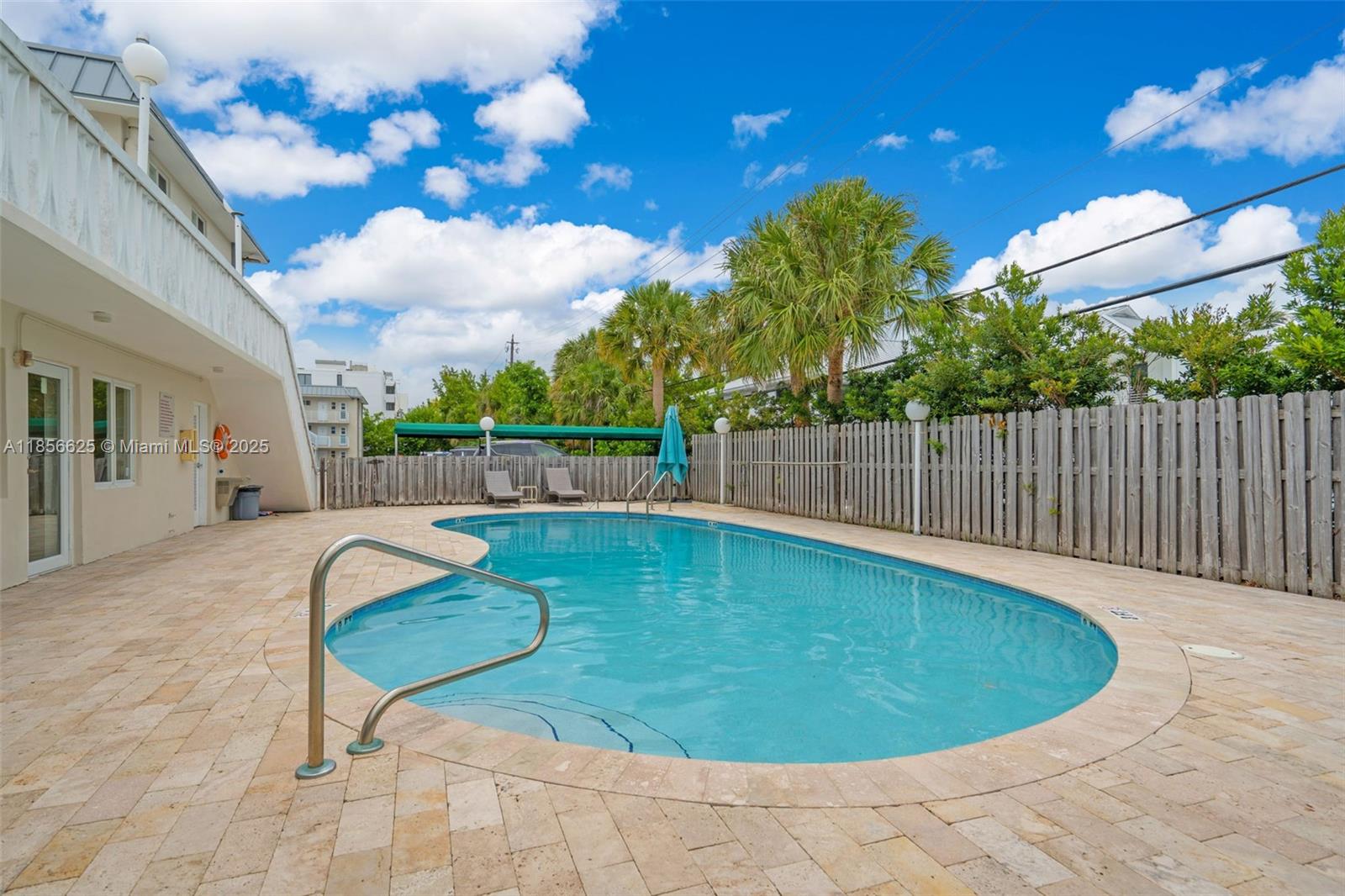 240 Galen Dr #314 Key Biscayne, FL 33149