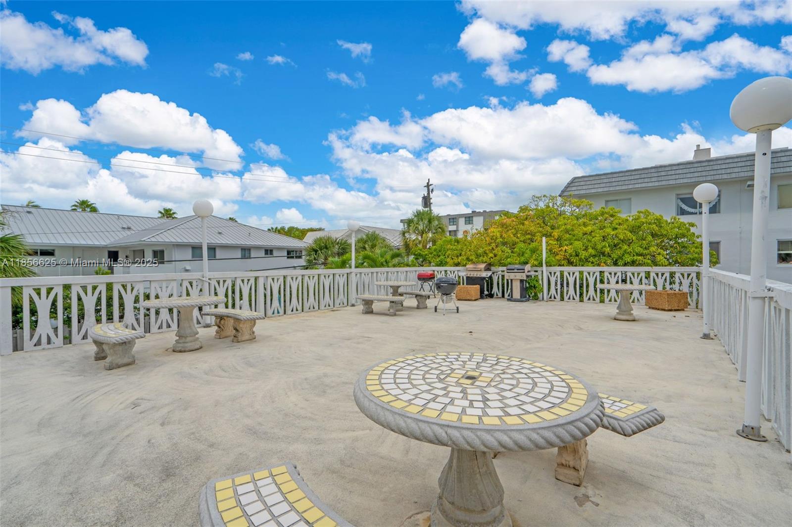 240 Galen Dr #314 Key Biscayne, FL 33149