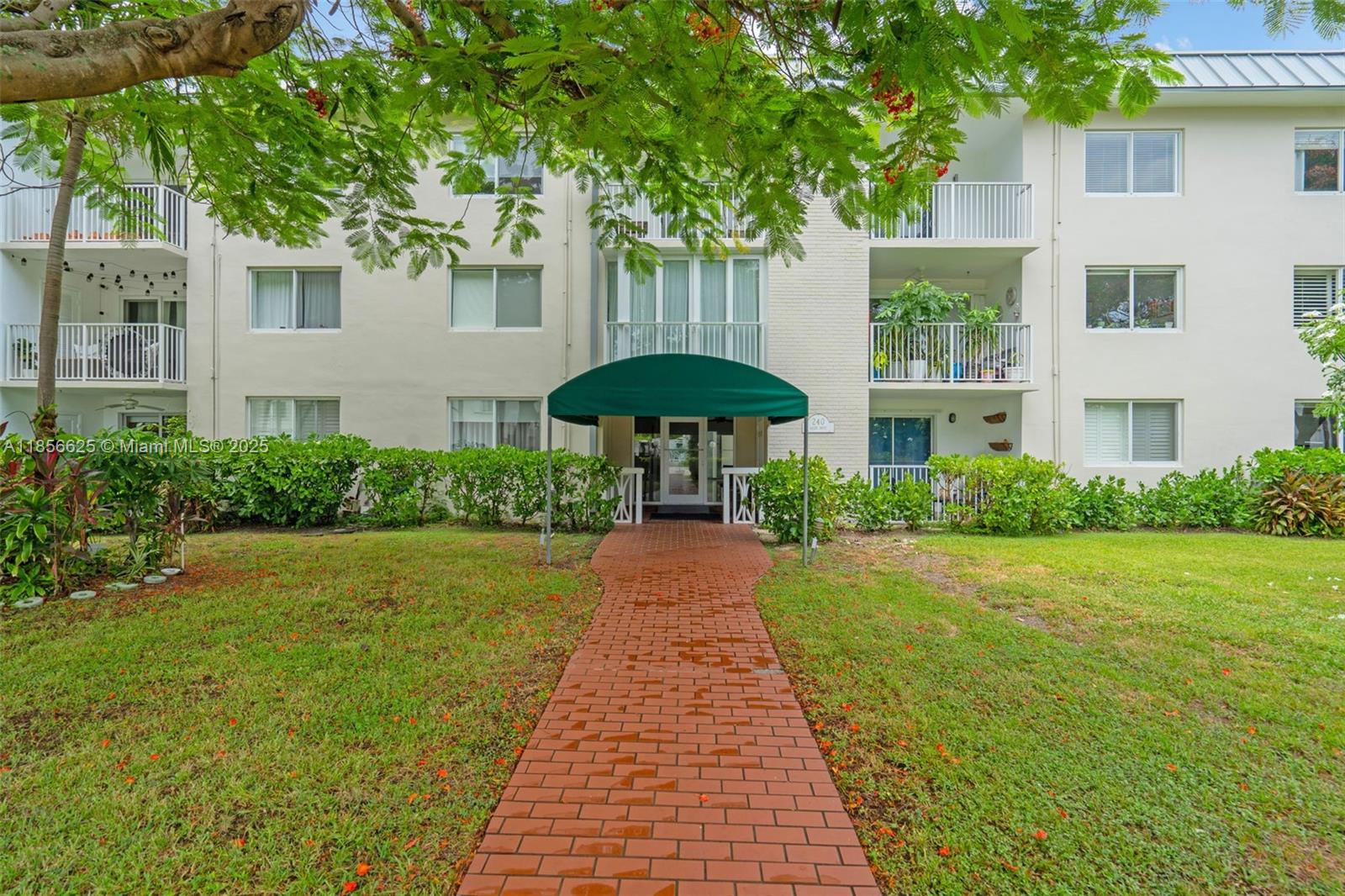 240 Galen Dr #314 Key Biscayne, FL 33149