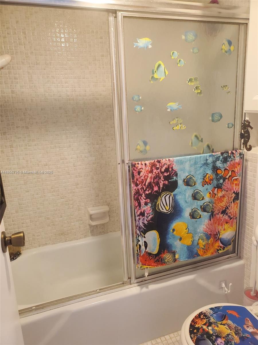 image Arlen House Condo10