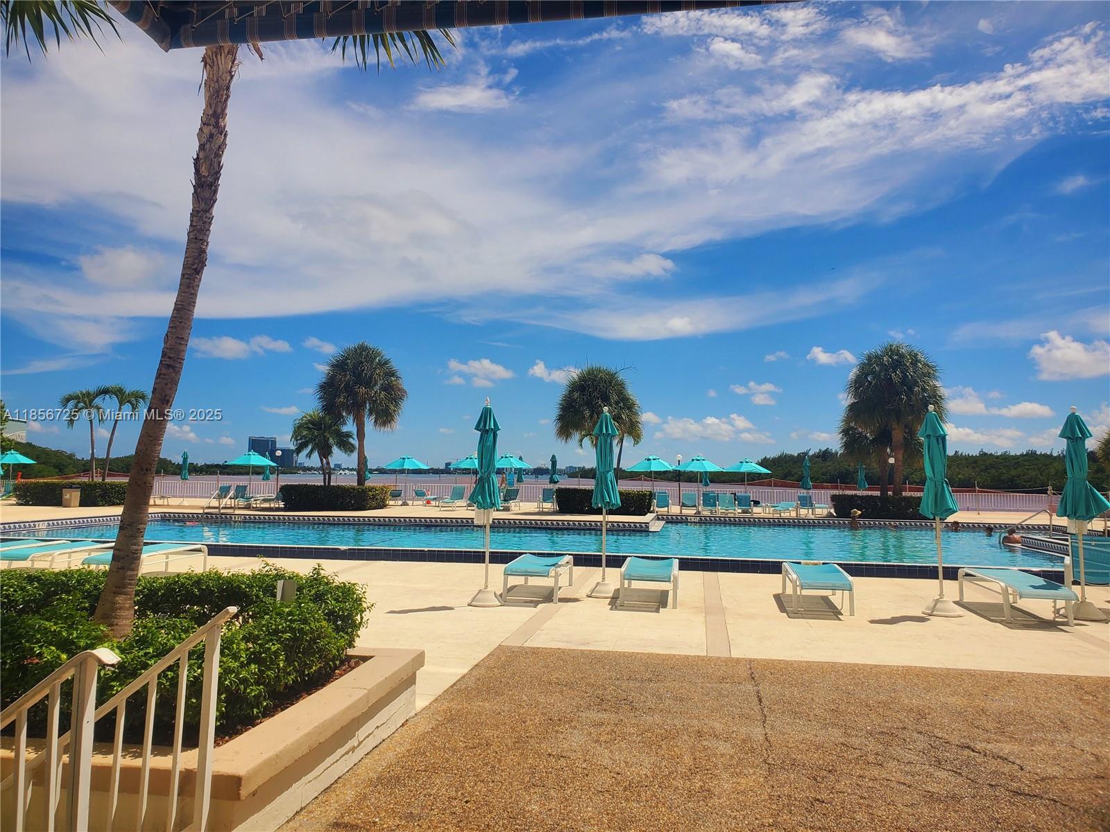 image Arlen House Condo11