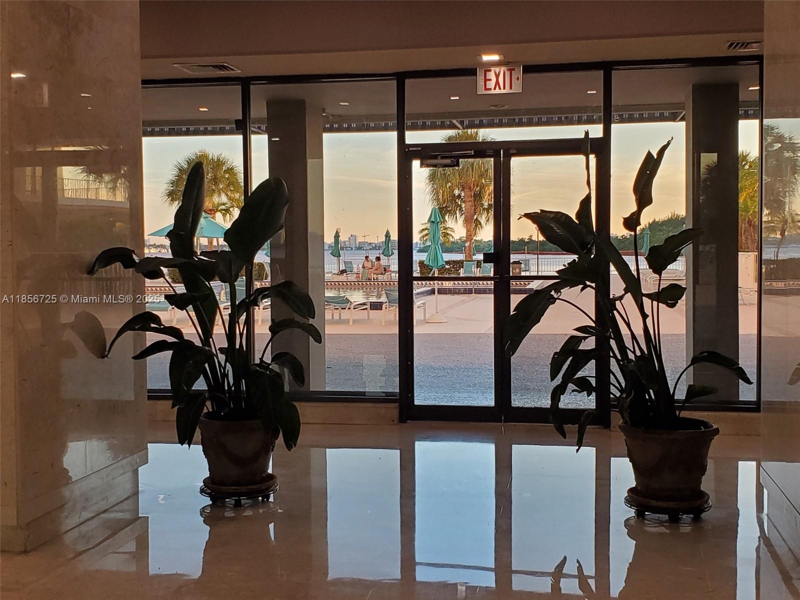 image Arlen House Condo16