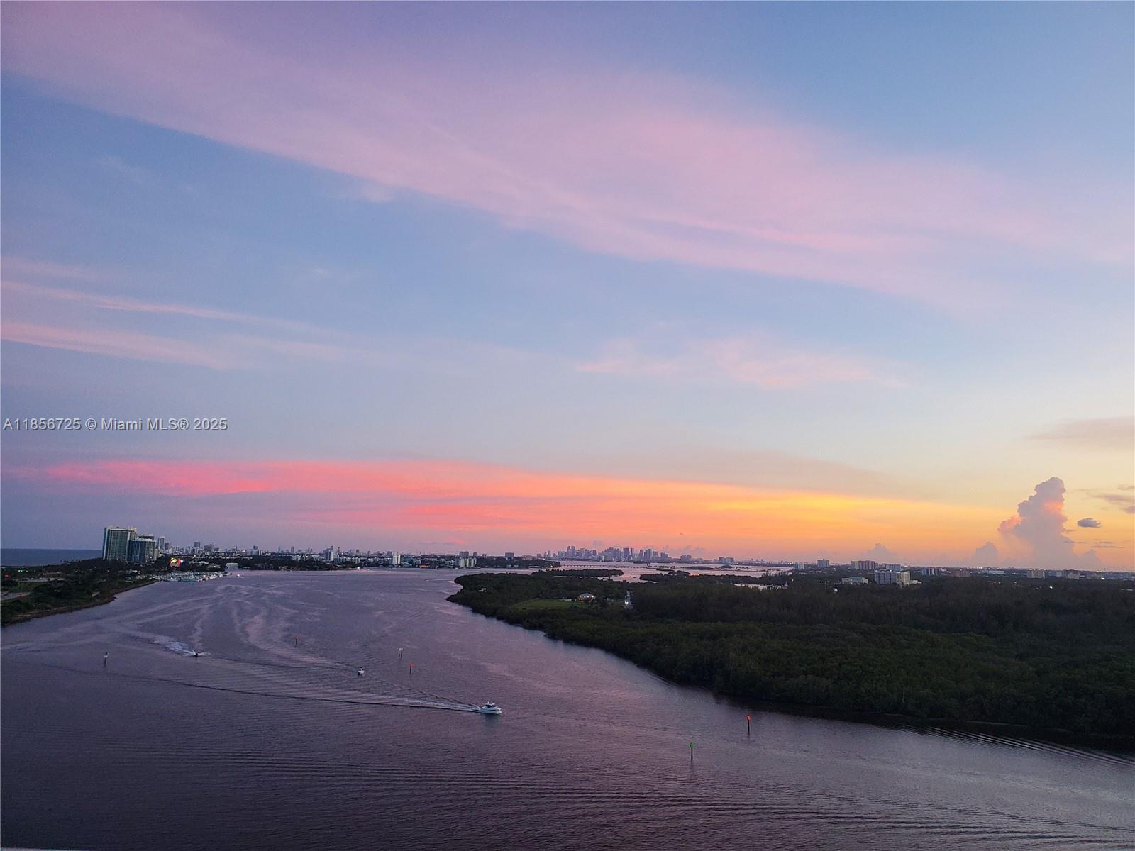 image Arlen House Condo18