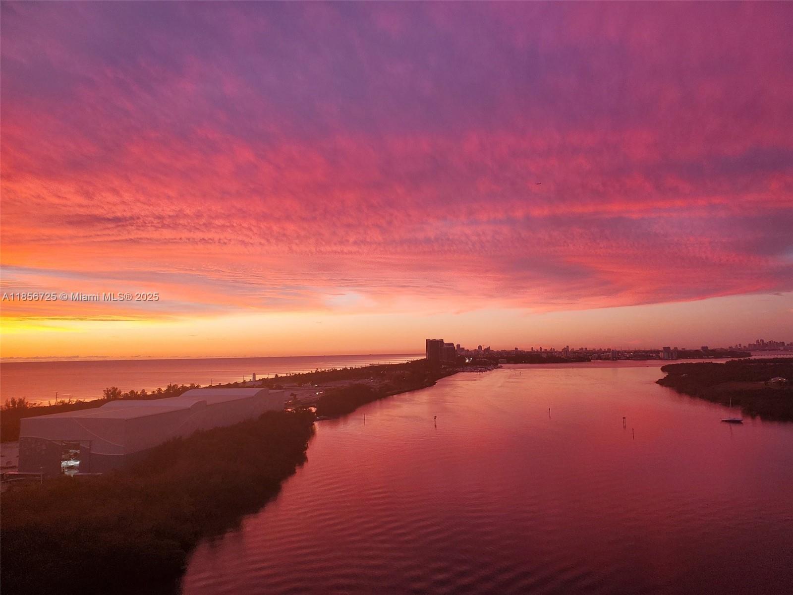 image Arlen House Condo23