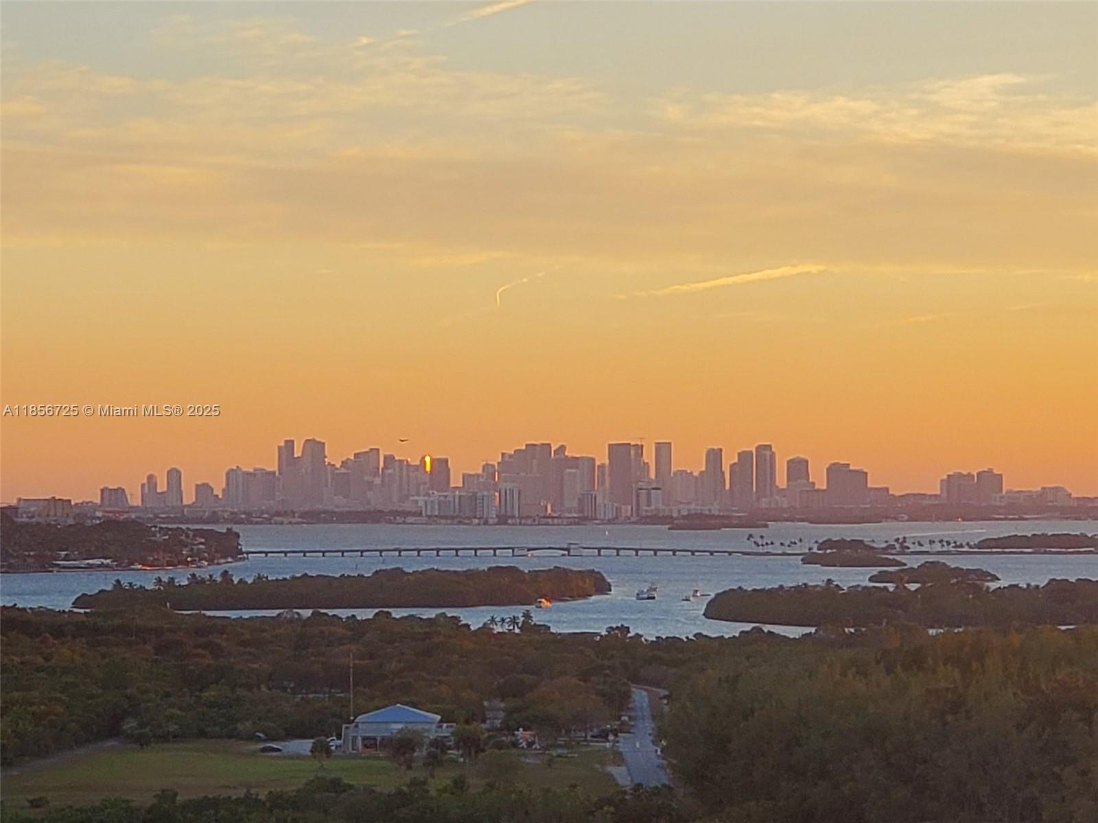 image Arlen House Condo27