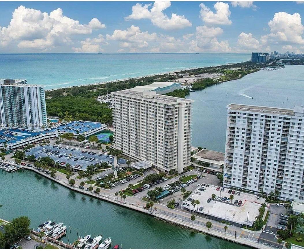 image Arlen House Condo5