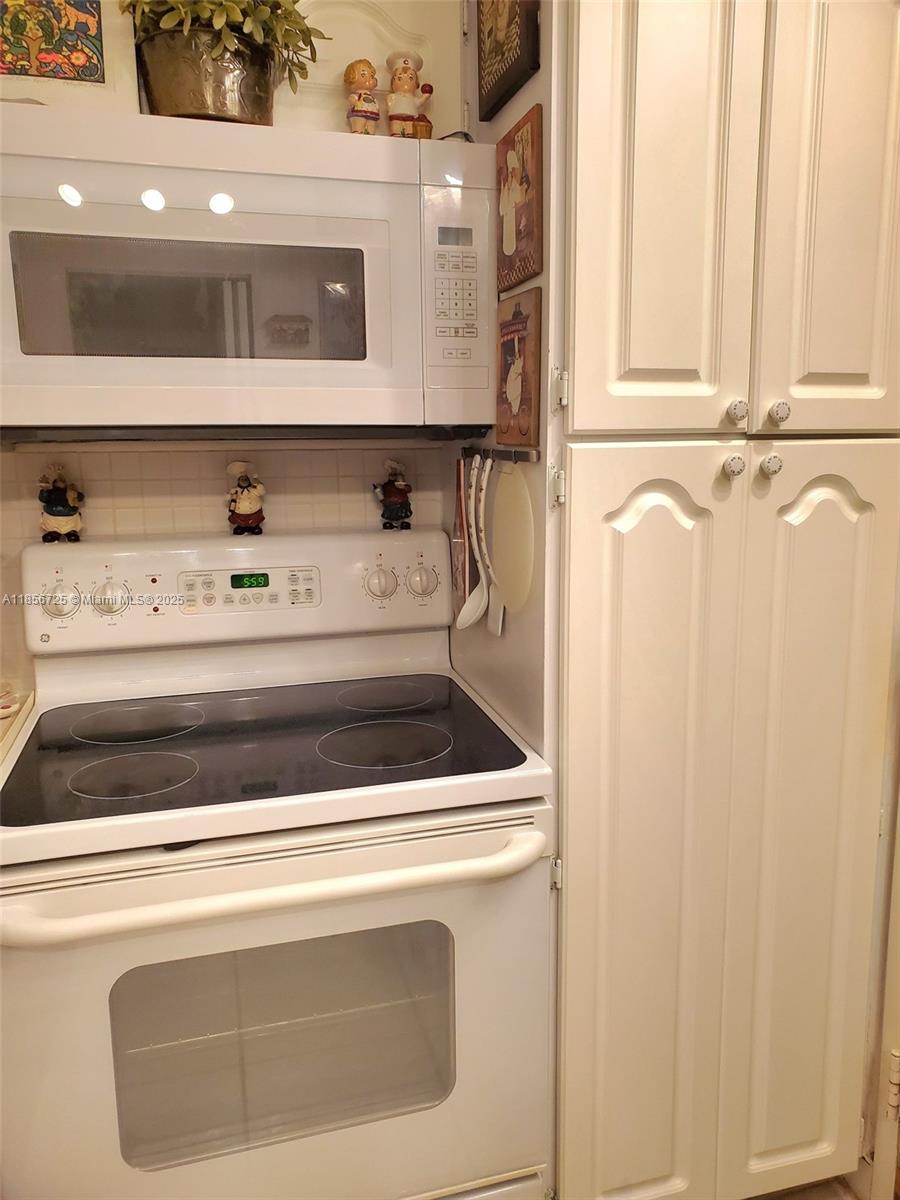 image Arlen House Condo7