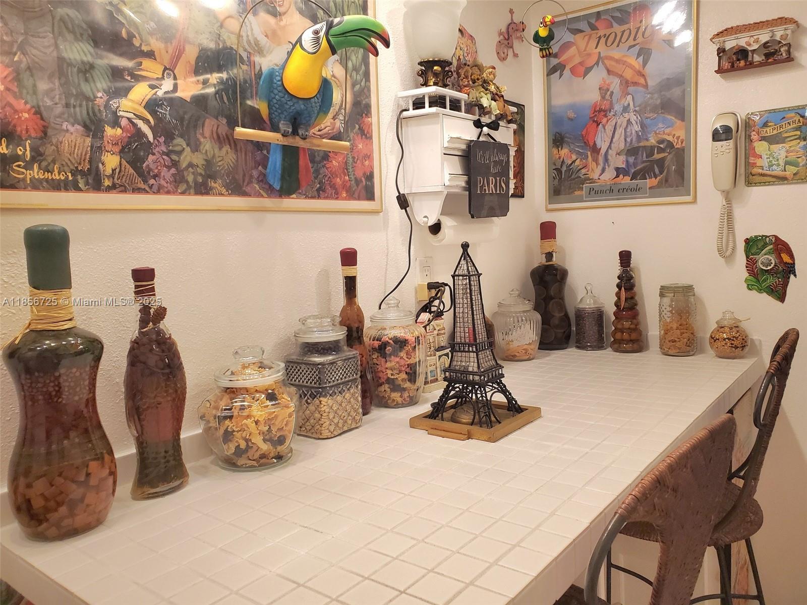 image Arlen House Condo8