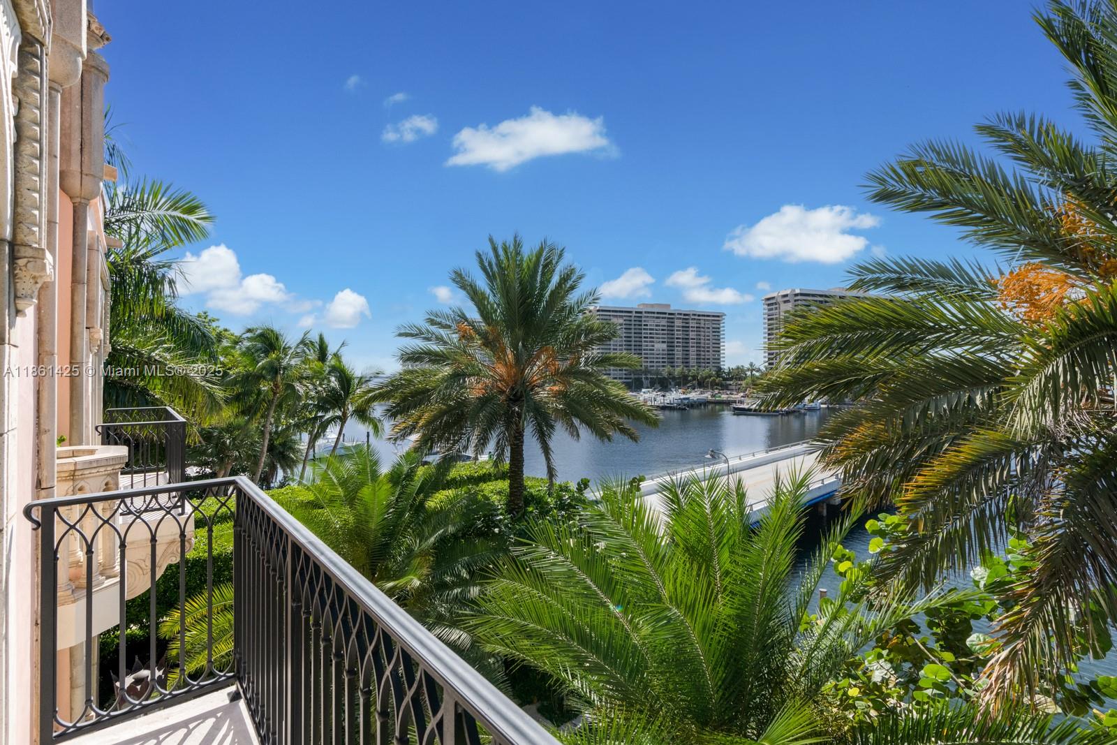 1840 S Bayshore Ln Miami, FL 33133