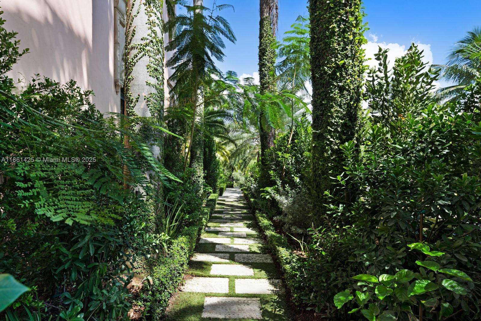 1840 S Bayshore Ln Miami, FL 33133