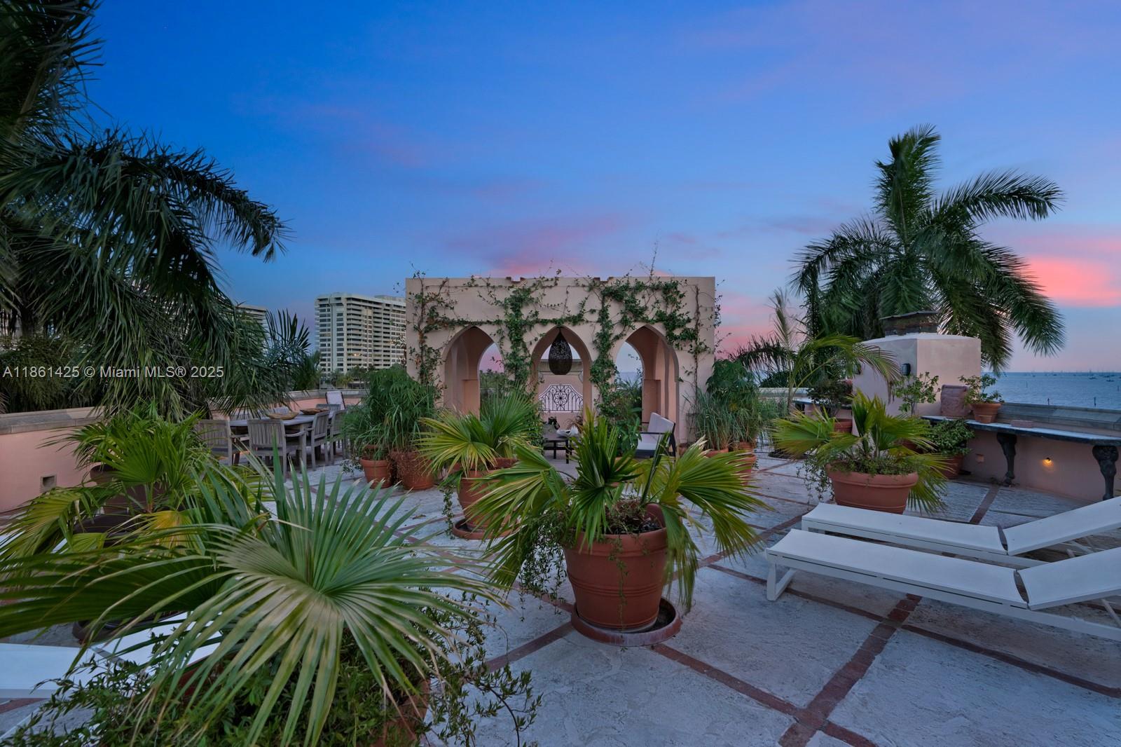 1840 S Bayshore Ln Miami, FL 33133