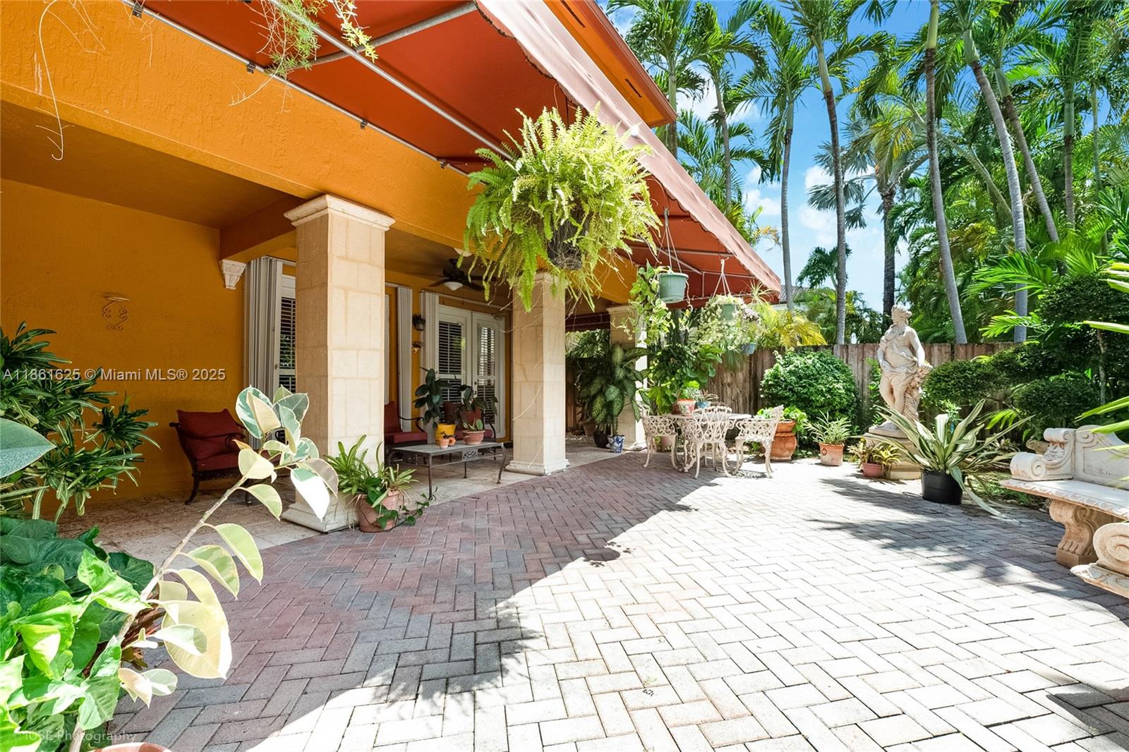 14980 SW 15th Ln Miami, FL 33194