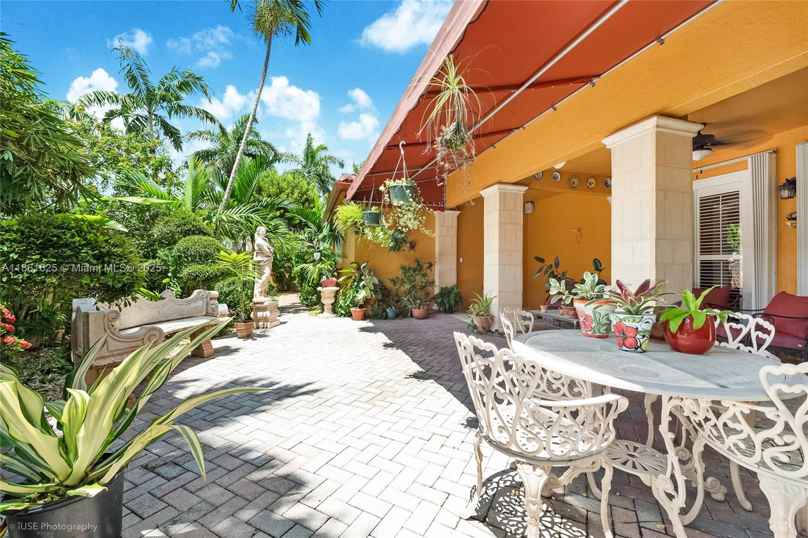 14980 SW 15th Ln Miami, FL 33194