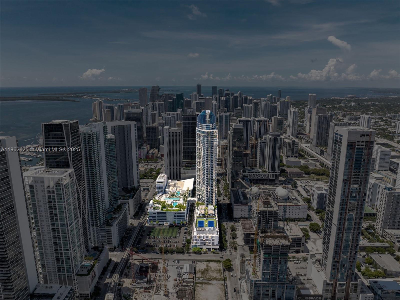 image Paramount Miami Worldcent30